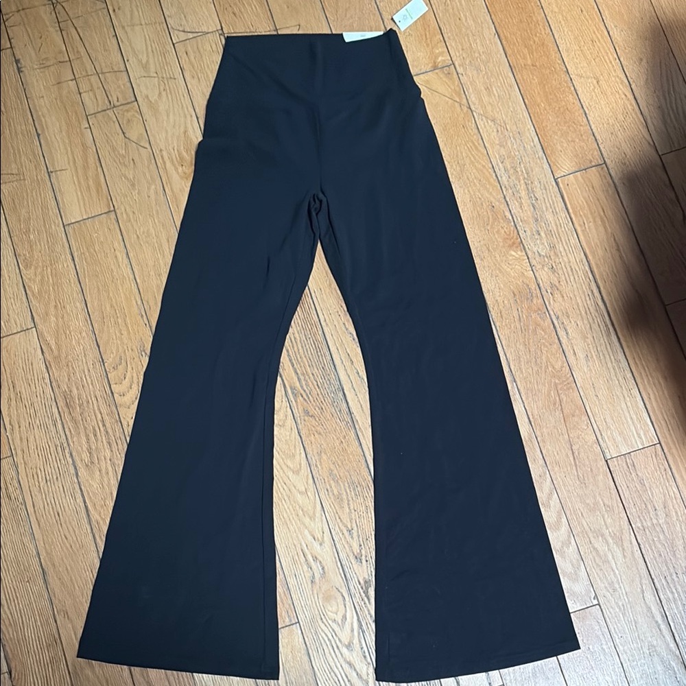 Aerie Offline OG Black Flare Leggings High-Rise